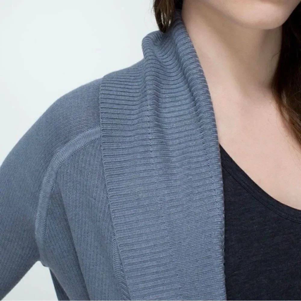 Lululemon Transformation Wrap - Picture 4 of 14